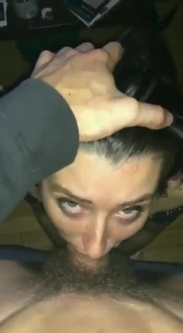 Cute with deep throat (Linda con garganta profunda)