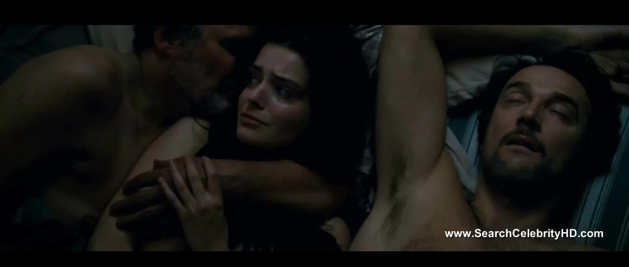 Roxane Mesquida naked and threesome sex – Sennentuntschi