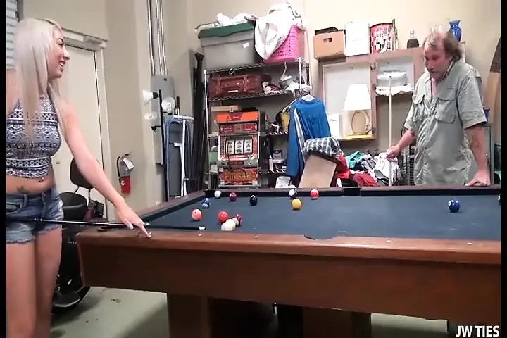 Two Balls Center Pocket Jay