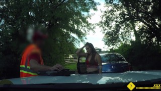 Roadside – latina girl gets fucked in the woods